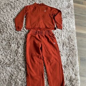 Beautifully rich burnt orange Champion Women’s Lounging set. 2 piece sweat suit.